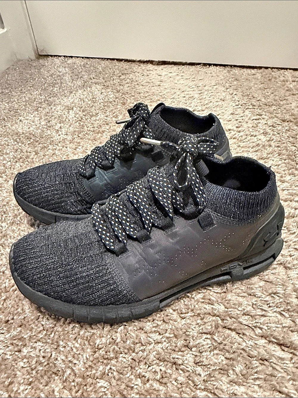 Under Armour HOVR Phantom Black Athletic Shoes US 9